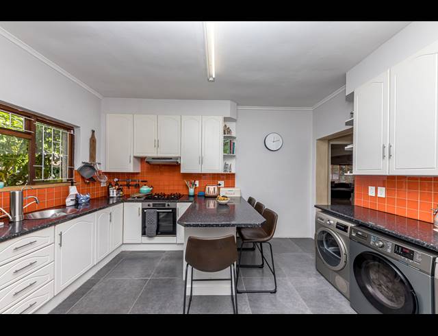 4 BEDROOM HOUSE TO LET IN NEWLANDS